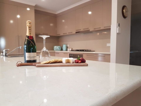 Little On Ash - Accommodation in Surfers Paradise 10