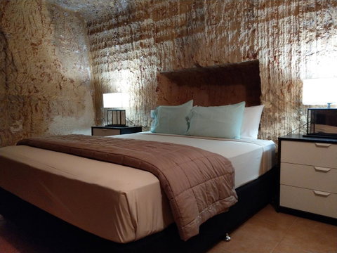 Zen Underground B&B - Accommodation in Surfers Paradise 2