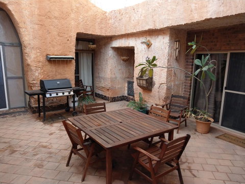 Zen Underground B&B - Accommodation in Surfers Paradise 7