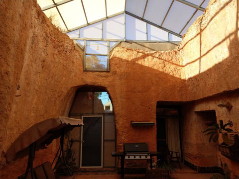 Zen Underground B&B - Accommodation in Surfers Paradise 8