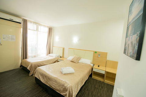 Jacksons Motor Inn - Accommodation in Surfers Paradise 18