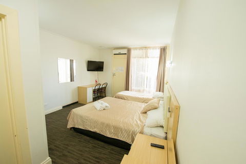 Jacksons Motor Inn - Accommodation in Surfers Paradise 17