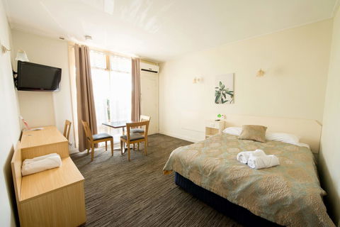 Jacksons Motor Inn - Accommodation in Surfers Paradise 11