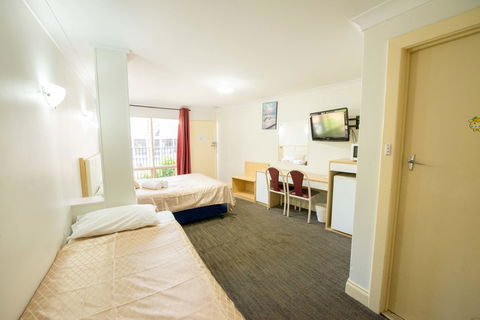 Jacksons Motor Inn - Accommodation in Surfers Paradise 23