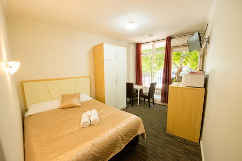 Jacksons Motor Inn - Accommodation in Surfers Paradise 8