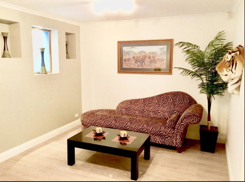 Superb Townhouse In North Adelaide - Accommodation in Surfers Paradise 8