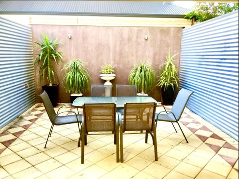 Superb Townhouse In North Adelaide - Accommodation in Surfers Paradise 10