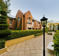 Majestic Old Lion Apartments - Accommodation in Surfers Paradise