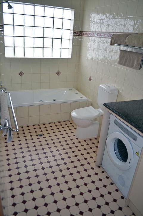 Arkana Motor Inn & Terrace Apartments - Accommodation in Surfers Paradise 32