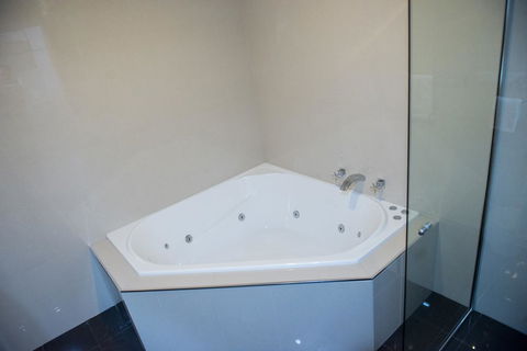 Arkana Motor Inn & Terrace Apartments - Accommodation in Surfers Paradise 17