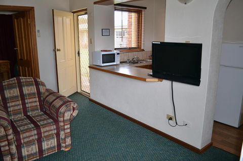 Arkana Motor Inn & Terrace Apartments - Accommodation in Surfers Paradise 35