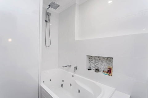 Heart Of Glenelg BnB - Accommodation in Surfers Paradise 4