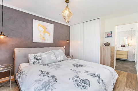 Heart Of Glenelg BnB - Accommodation in Surfers Paradise 1