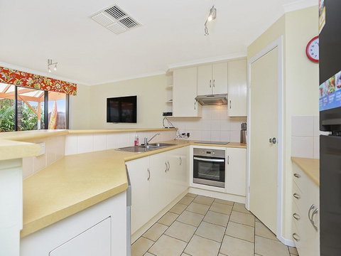 Lakeside - Encounter Bay - Accommodation in Surfers Paradise 8