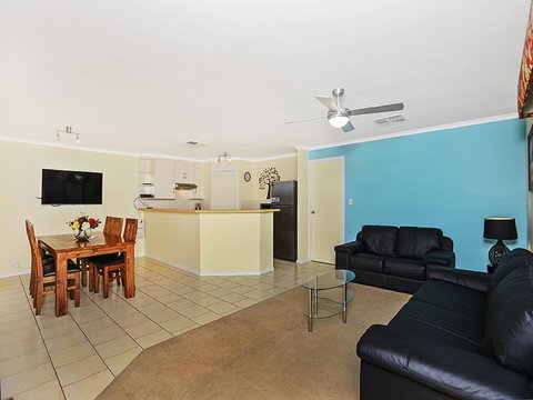 Lakeside - Encounter Bay - Accommodation in Surfers Paradise 5