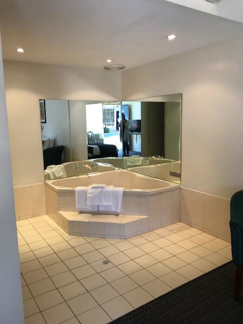 Bay Motel Hotel - Accommodation in Surfers Paradise 1