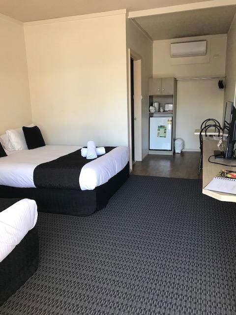 Bay Motel Hotel - Accommodation in Surfers Paradise 3