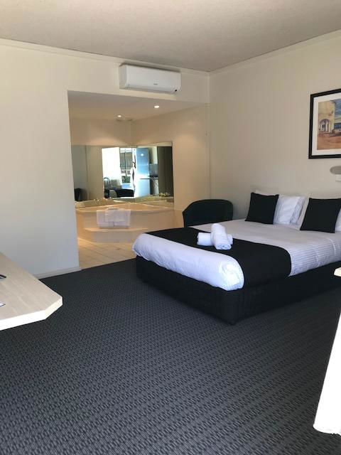 Bay Motel Hotel - Accommodation in Surfers Paradise 2