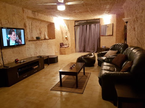 Underground Gem - Accommodation in Surfers Paradise 0
