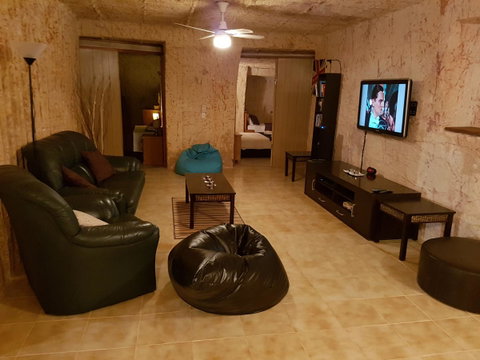 Underground Gem - Accommodation in Surfers Paradise 6
