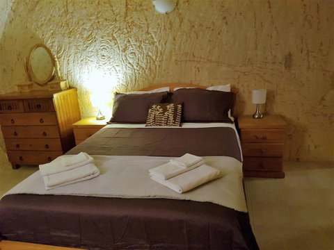 Underground Gem - Accommodation in Surfers Paradise 3