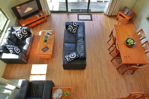 SkyView Villa - Accommodation in Surfers Paradise 2