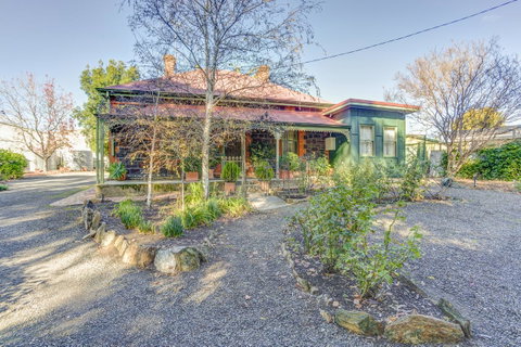 Tanunda Cottages - Accommodation in Surfers Paradise 9