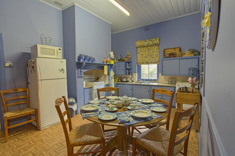Tanunda Cottages - Accommodation in Surfers Paradise 12