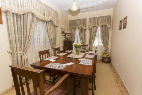 Tanunda Cottages - Accommodation in Surfers Paradise 11