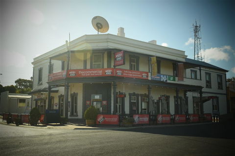 Commercial Hotel Morgan - Accommodation in Surfers Paradise 0