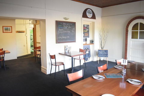 Commercial Hotel Morgan - Accommodation in Surfers Paradise 5