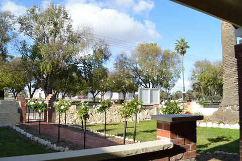 Two Cow Cottage Bed & Breakfast - Accommodation in Surfers Paradise 31