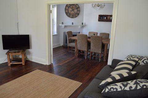 Two Cow Cottage Bed & Breakfast - Accommodation in Surfers Paradise 26