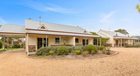 Barossa Vineyard Cottages - Accommodation in Surfers Paradise 24