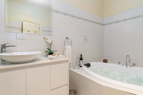 Barossa Vineyard Cottages - Accommodation in Surfers Paradise 13