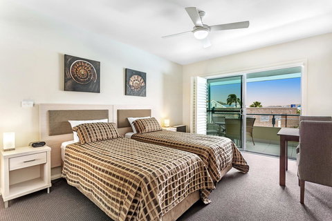 Pacific Blue 278-265 Sandy Pt Rd- Dual Key Access, Wifi, Linen And Air Conditioning - Accommodation in Surfers Paradise 9