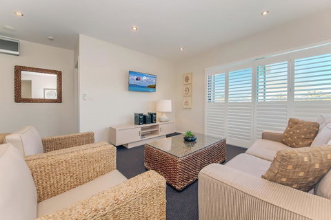 Pacific Blue 278-265 Sandy Pt Rd- Dual Key Access, Wifi, Linen And Air Conditioning - Accommodation in Surfers Paradise 4
