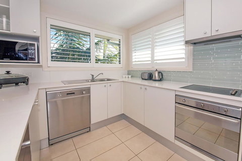 Pacific Blue 278-265 Sandy Pt Rd- Dual Key Access, Wifi, Linen And Air Conditioning - Accommodation in Surfers Paradise 8