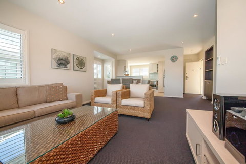 Pacific Blue 278-265 Sandy Pt Rd- Dual Key Access, Wifi, Linen And Air Conditioning - Accommodation in Surfers Paradise 5