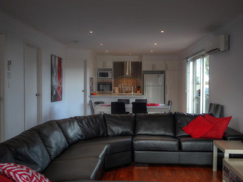 Home On Torrens - Accommodation in Surfers Paradise 28