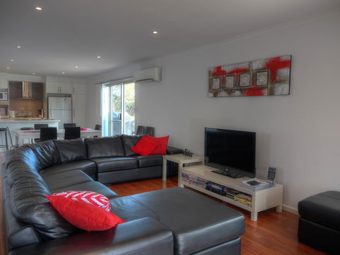 Home On Torrens - Accommodation in Surfers Paradise 26