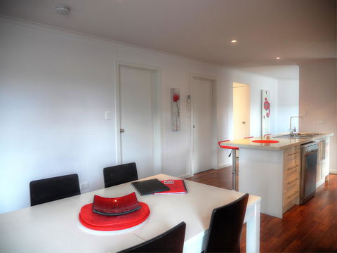 Home On Torrens - Accommodation in Surfers Paradise 21