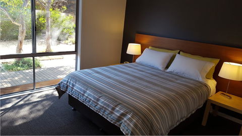 Coorong Waterfront Retreat - Accommodation in Surfers Paradise 2