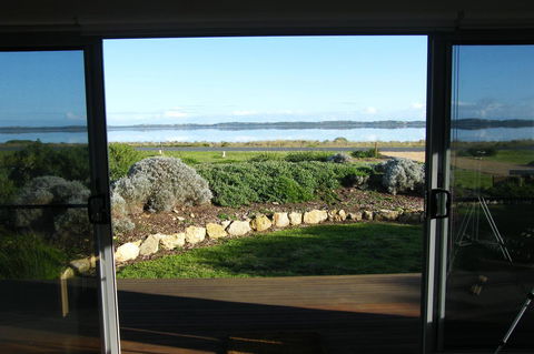 Coorong Waterfront Retreat - Accommodation in Surfers Paradise 20