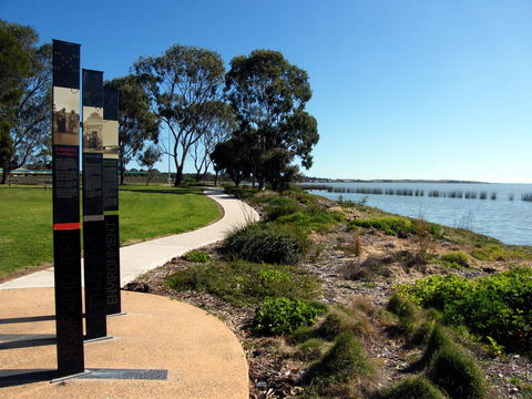 Coorong Waterfront Retreat - Accommodation in Surfers Paradise 31