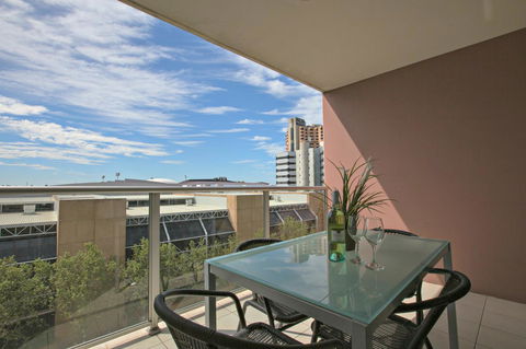 Adelaide DressCircle Apartments - North Terrace - Accommodation in Surfers Paradise 1