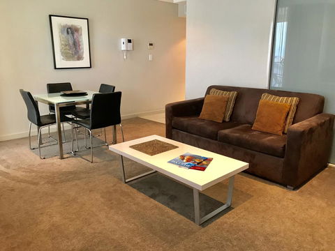 Adelaide DressCircle Apartments - North Terrace - Accommodation in Surfers Paradise 10