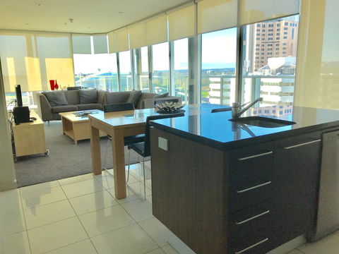 Adelaide DressCircle Apartments - North Terrace - Accommodation in Surfers Paradise 3