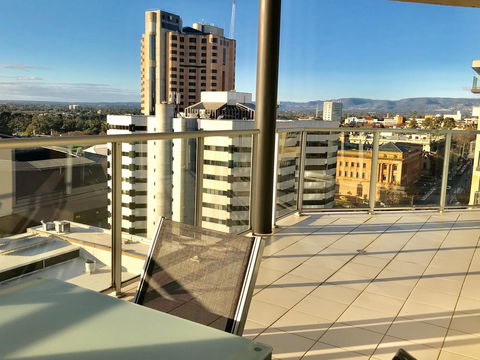 Adelaide DressCircle Apartments - North Terrace - Accommodation in Surfers Paradise 4