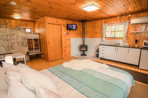 Seppelts View Cabins - Accommodation in Surfers Paradise 23